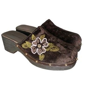 Vintage Predictions Slip On Velvet Clog w/ Beaded and Embroidered Size 7